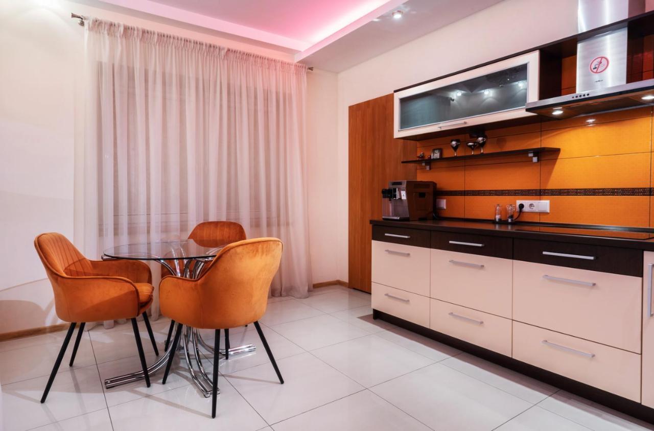 Premium Jacuzzi Apartment Клайпеда Екстериор снимка